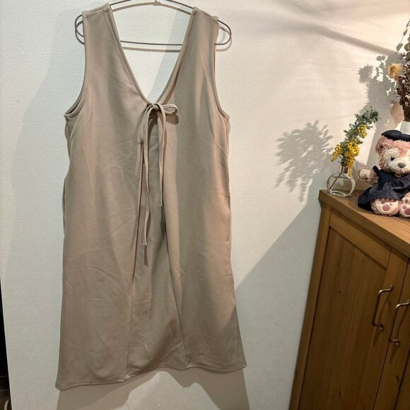 Sleeveless Loose Thin Top - Picture 2 of 2